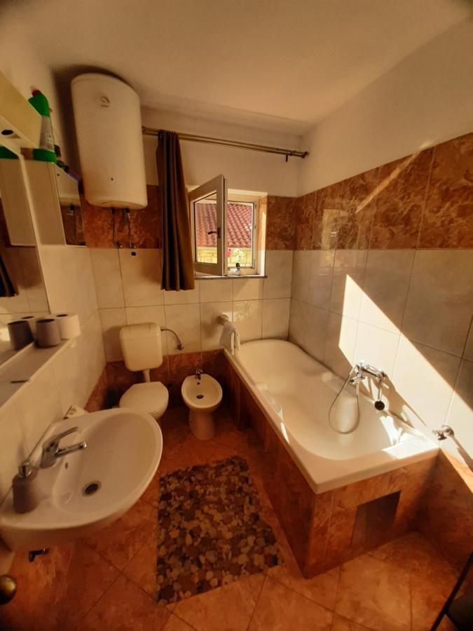 Apartments Lemongarden Дуче Екстер'єр фото