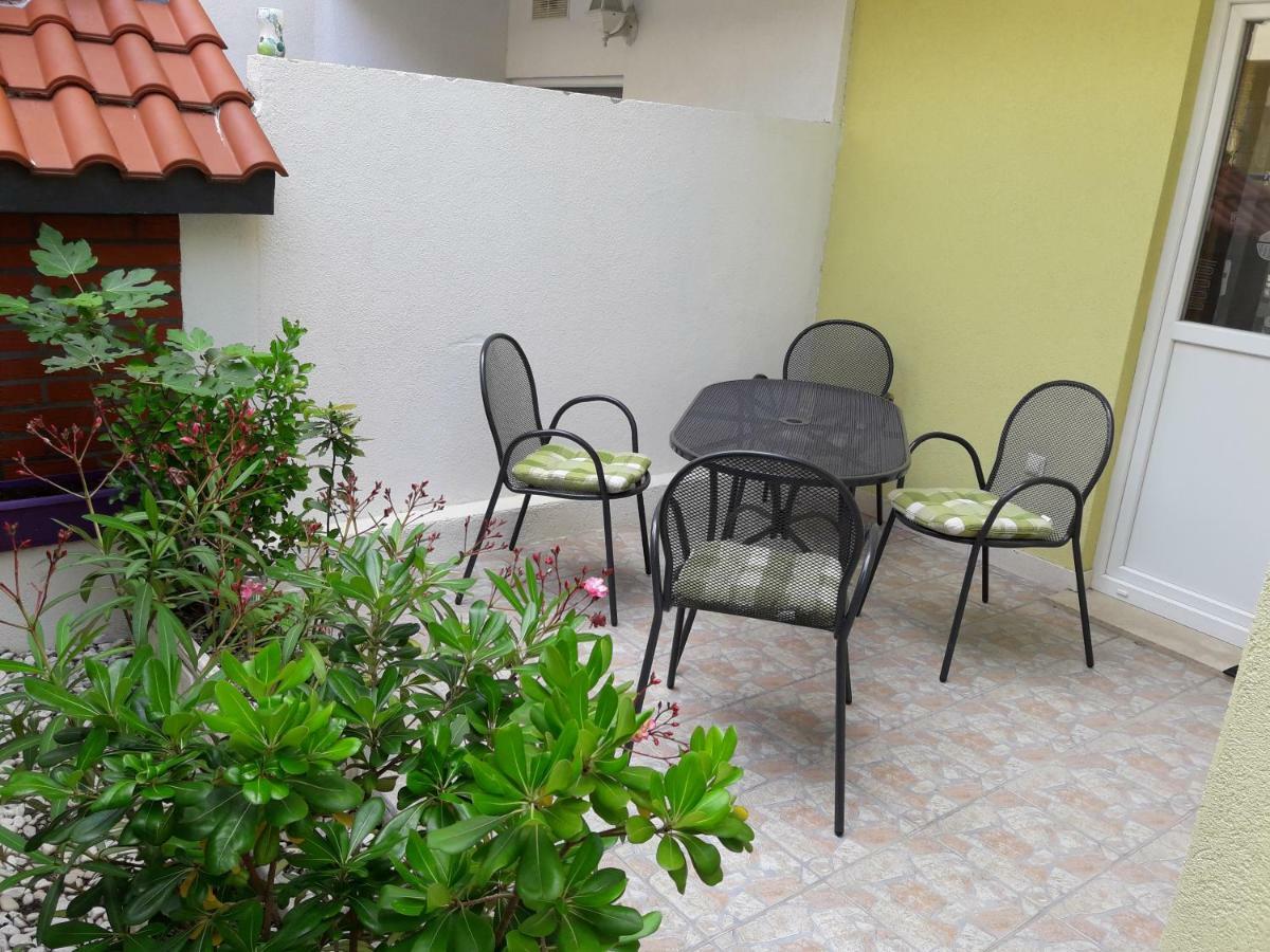 Apartments Lemongarden Дуче Екстер'єр фото